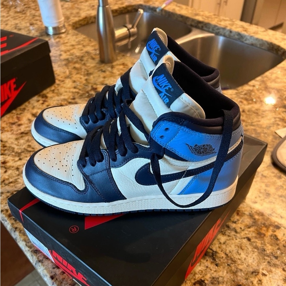 Nike Jordan Air 1’s Retro High top Obsidian